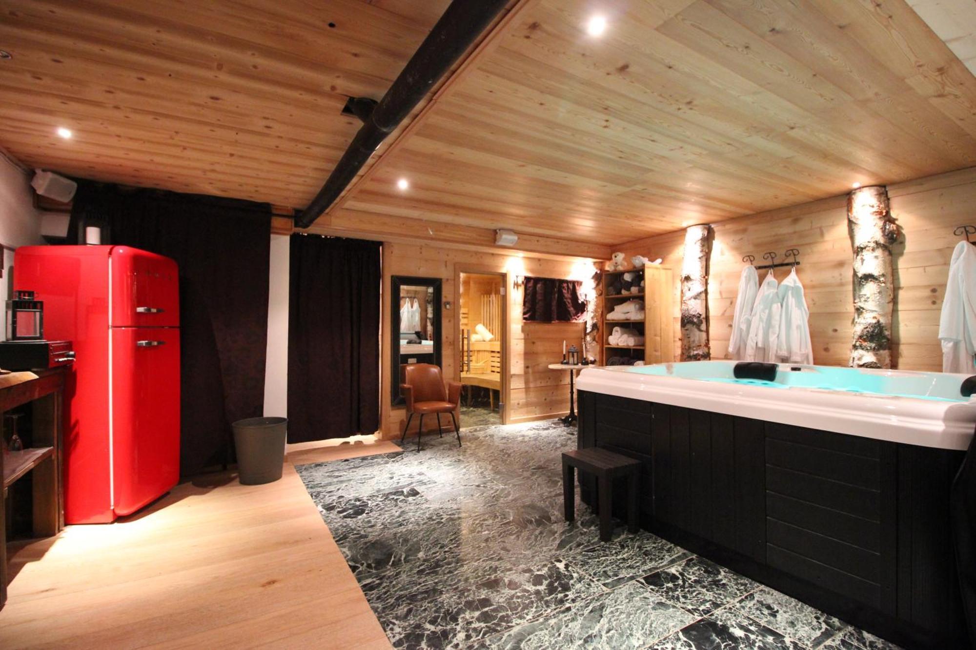 Hotell Millefiori- Alpine Event Lodge Valtournenche Bagian luar foto