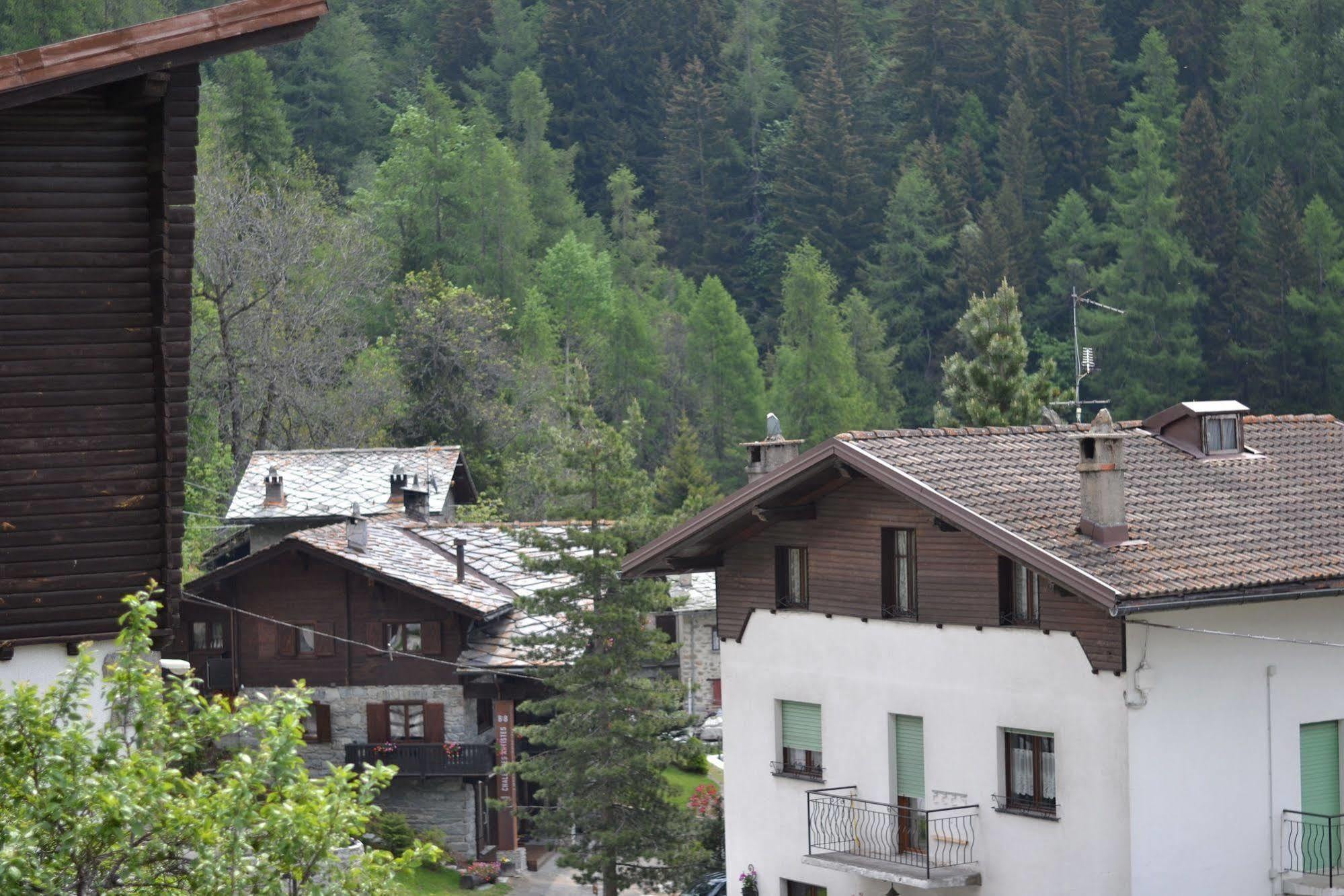 Hotell Millefiori- Alpine Event Lodge Valtournenche Bagian luar foto