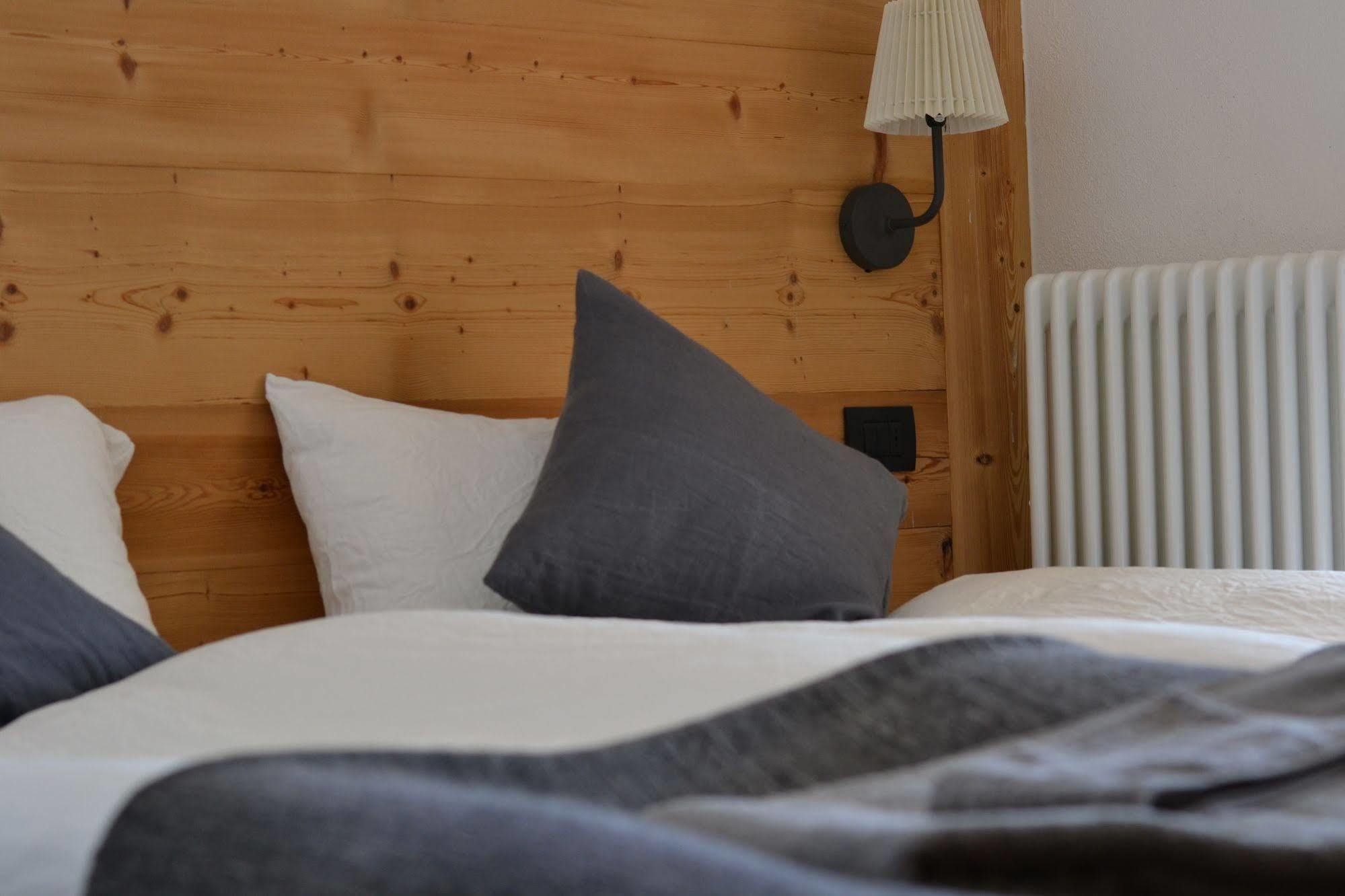 Hotell Millefiori- Alpine Event Lodge Valtournenche Bagian luar foto