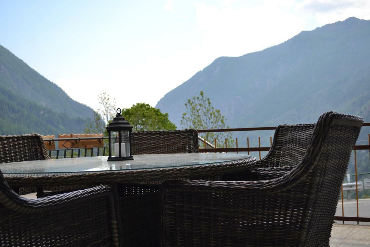 Hotell Millefiori- Alpine Event Lodge Valtournenche Bagian luar foto