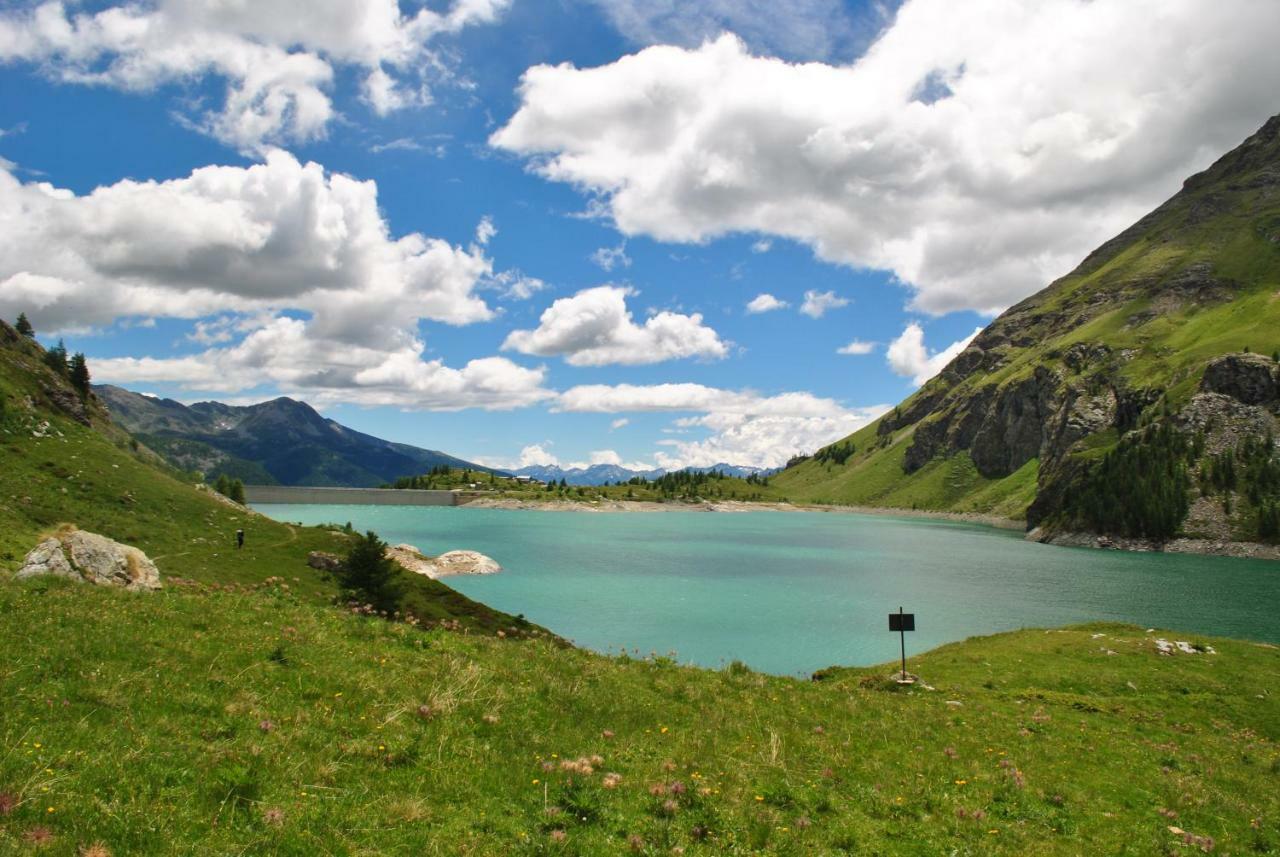 Hotell Millefiori- Alpine Event Lodge Valtournenche Bagian luar foto
