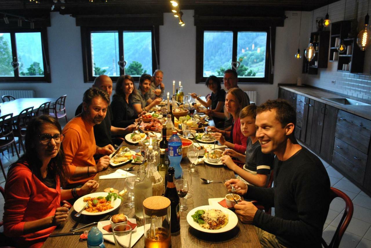 Hotell Millefiori- Alpine Event Lodge Valtournenche Bagian luar foto
